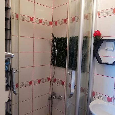 Small Low Cost Studio Βελιγράδι Εξωτερικό φωτογραφία
